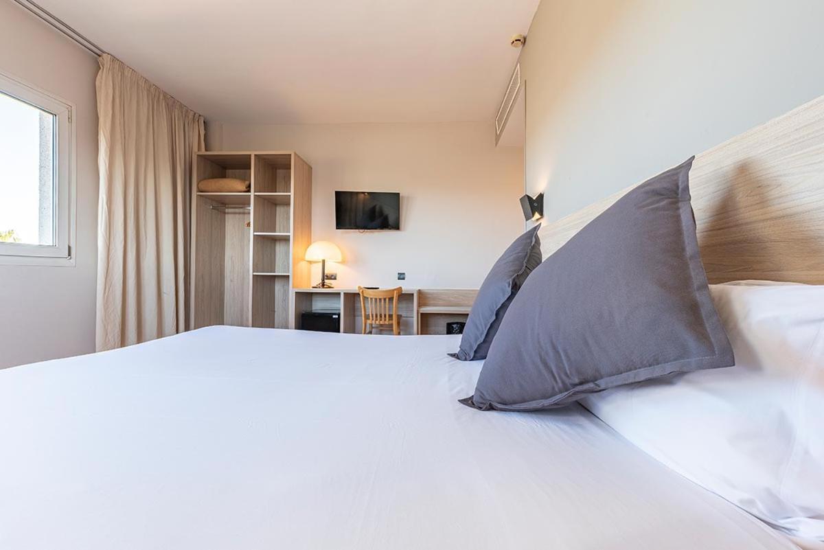 Hotel Air Penedes บิลาฟรังกา เดล เปเนเดส ภายนอก รูปภาพ