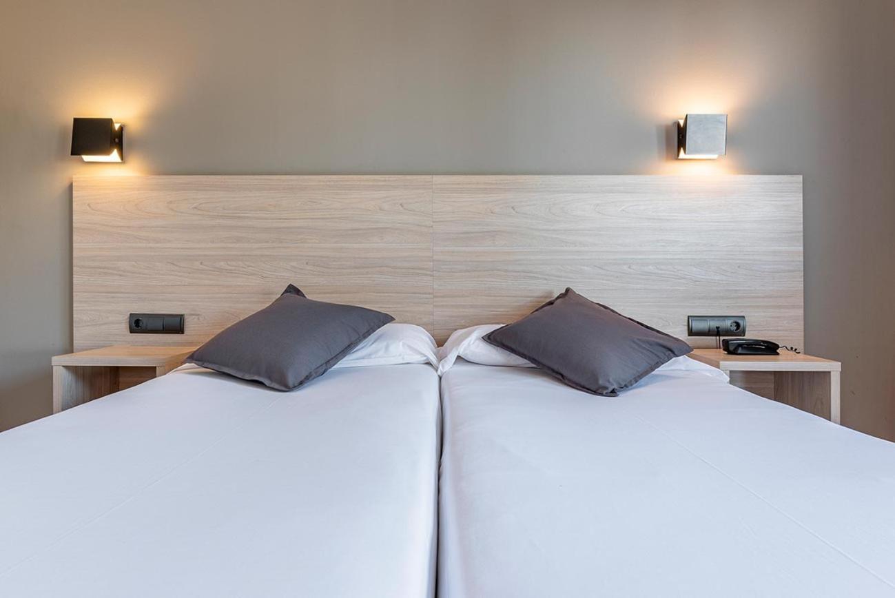 Hotel Air Penedes บิลาฟรังกา เดล เปเนเดส ภายนอก รูปภาพ
